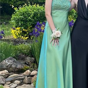Elegant Green Evening Gown